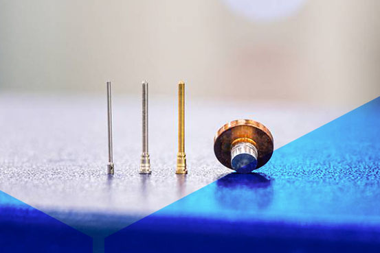 decolletage-piece-connectique-batterie-automobile