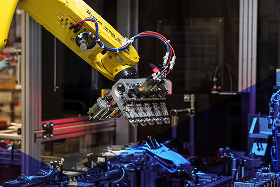 piece-en-metale-sur-mesure-parc-machine-haute-technologie