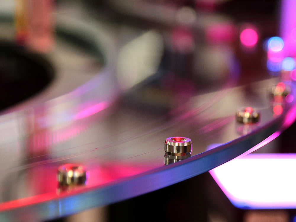piece-en-metale-sur-mesure-parc-machine-haute-technologie