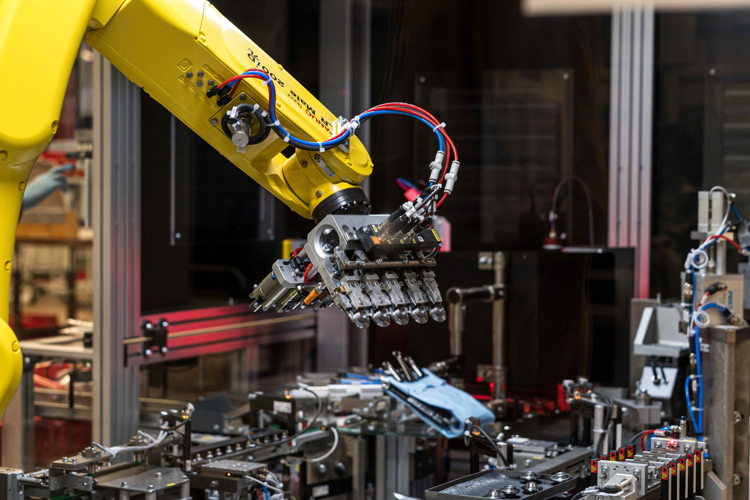 Assemblage-reduced Assembly of machined parts